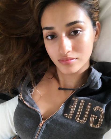 Disha Patani: Indian Cunnilingus Blowjob Porn